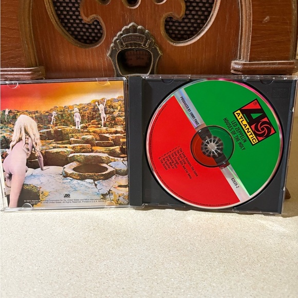 Led Zeppelin ‘Houses of the Holy’ CD Album - Picture 3 of 3